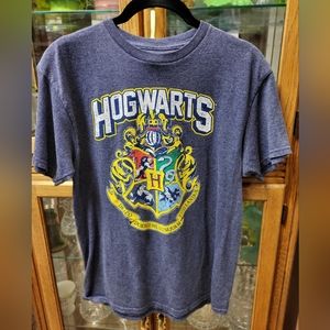 Harry Potter Hogwarts T-Shirt. Size large